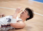 外援球员突破封堵，攻入绝杀一球的简单介绍